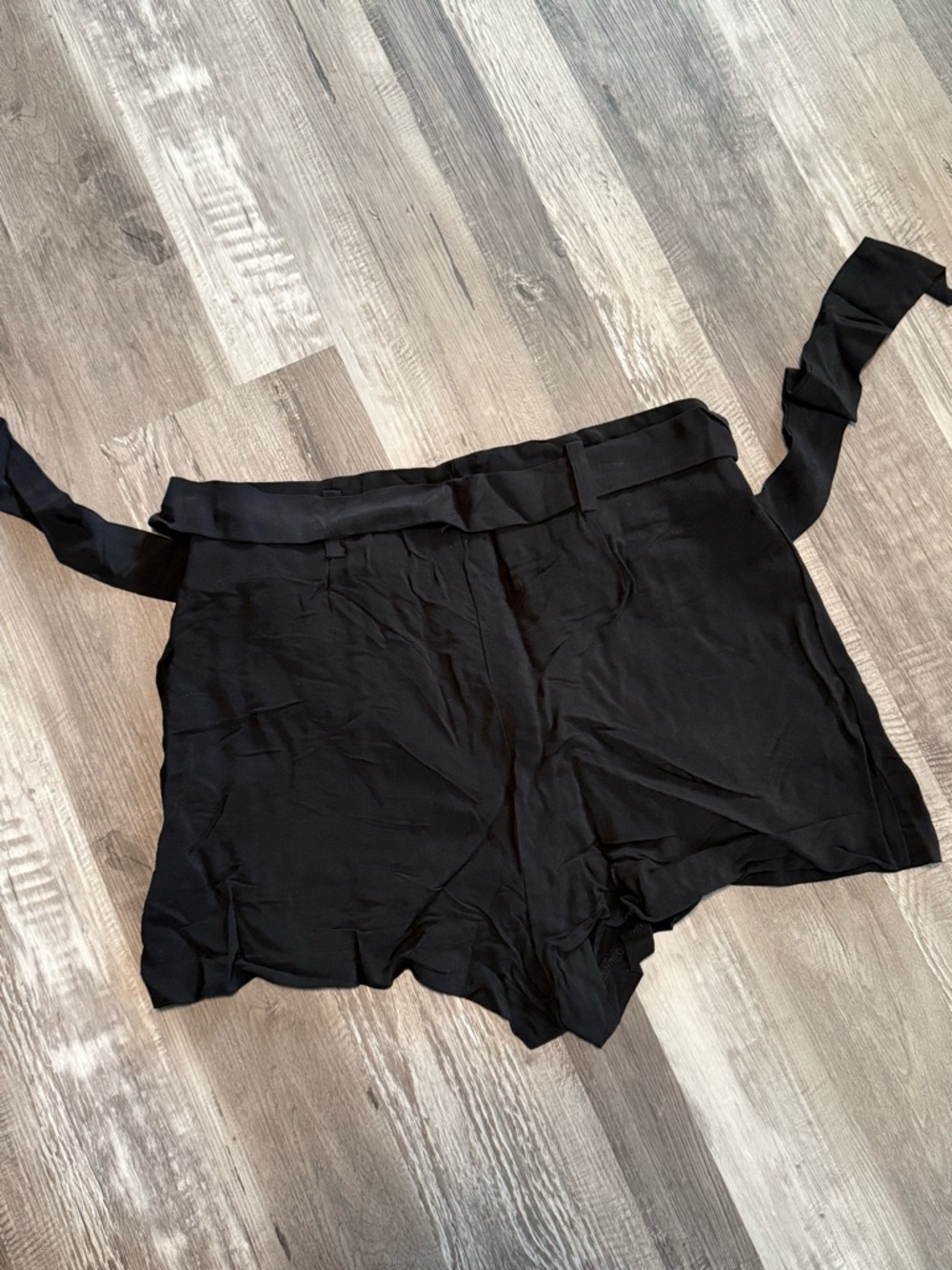 Monteau - Black Women's Tie-Waist Shorts size Medium - Picture 5 of 5